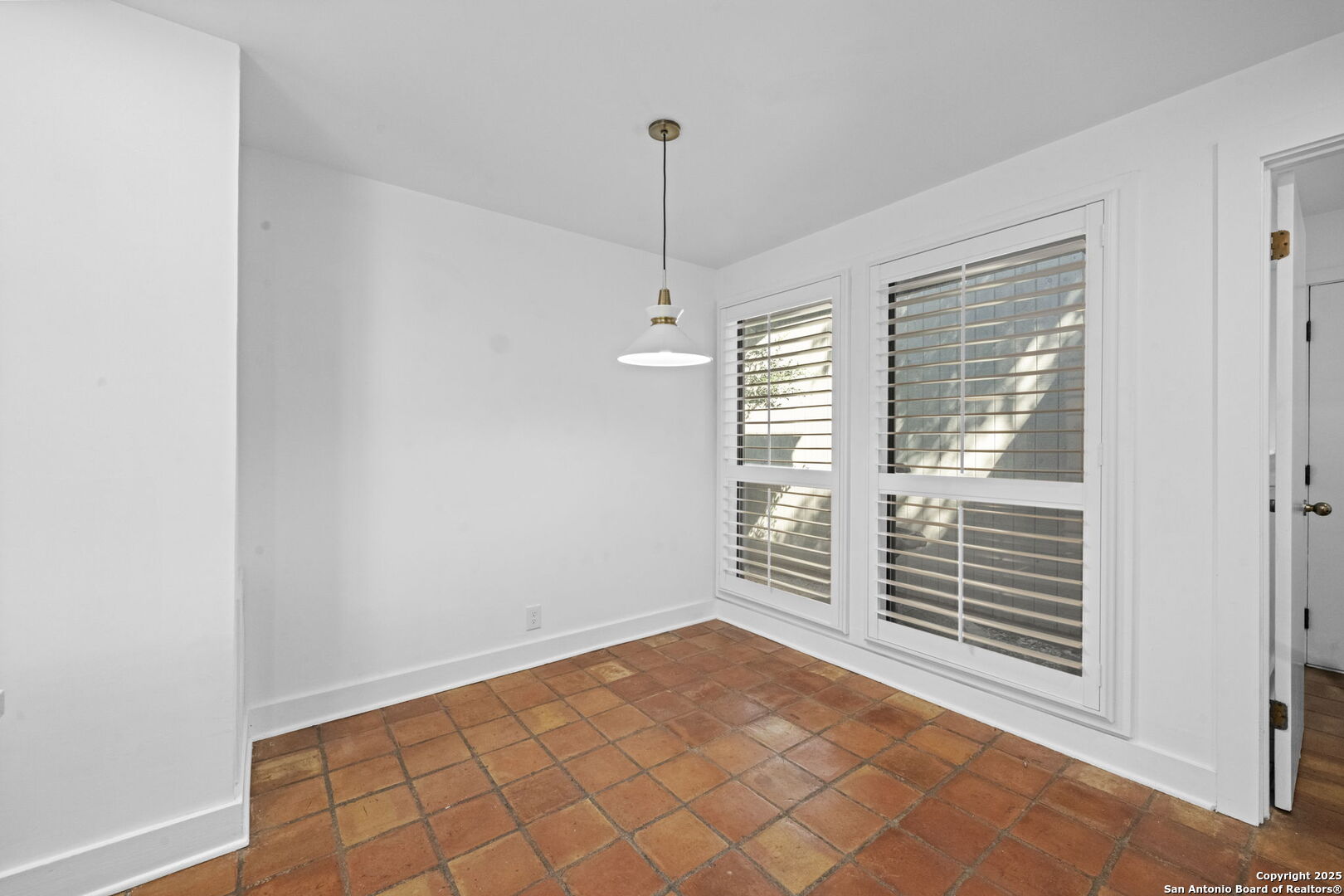16711 Canyon Ledge