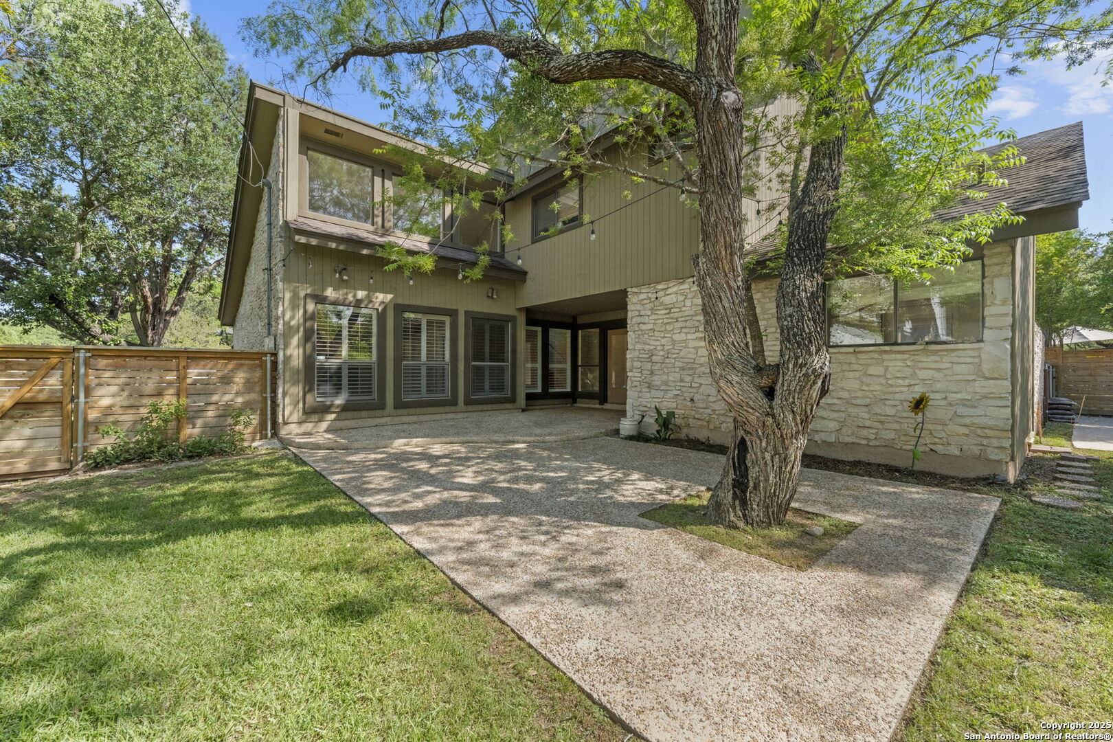16711 Canyon Ledge