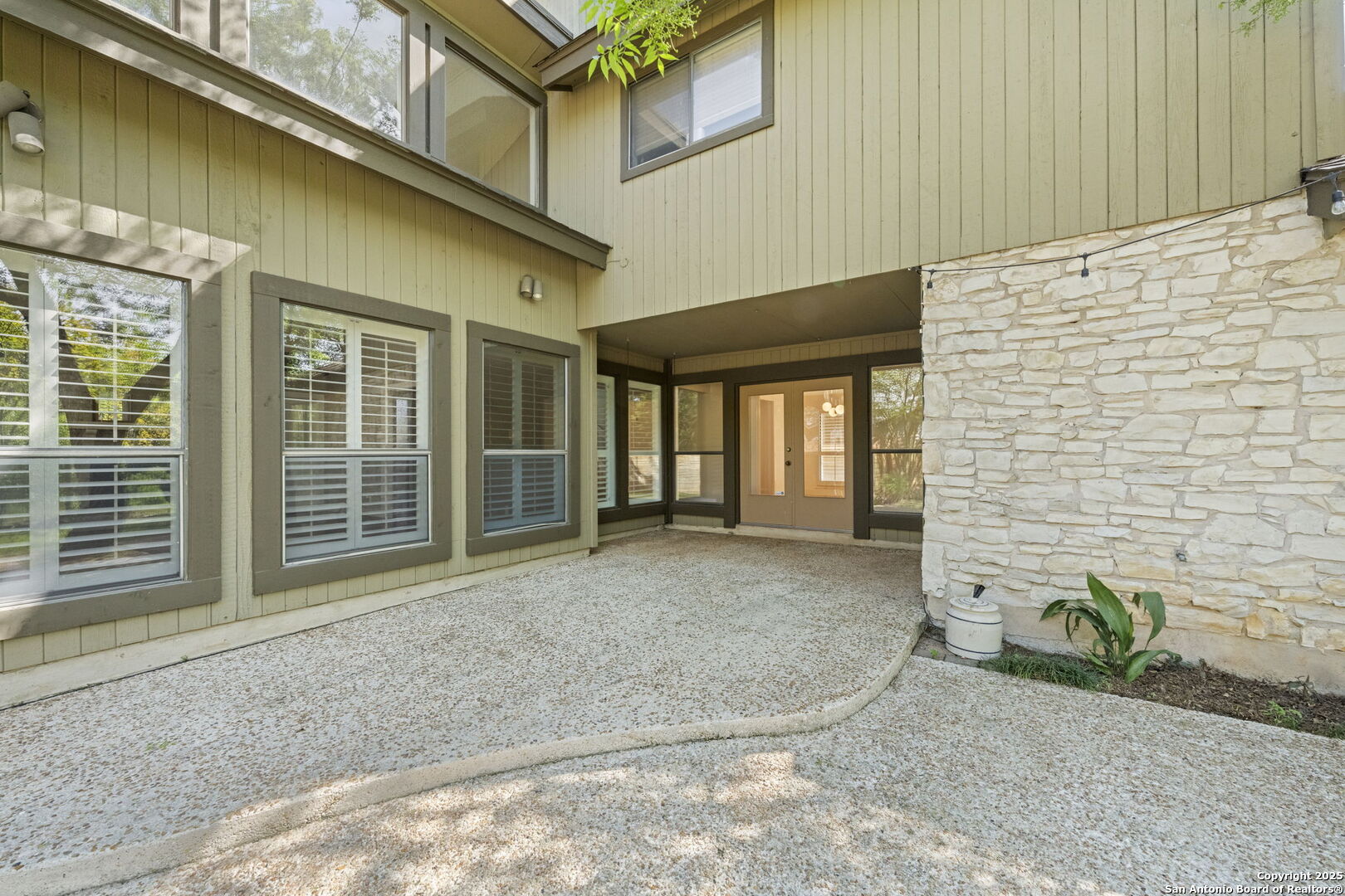 16711 Canyon Ledge