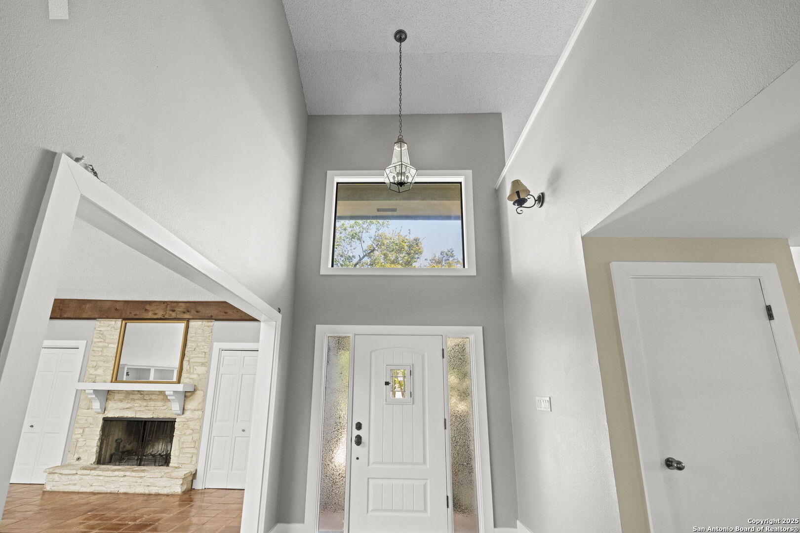 16711 Canyon Ledge