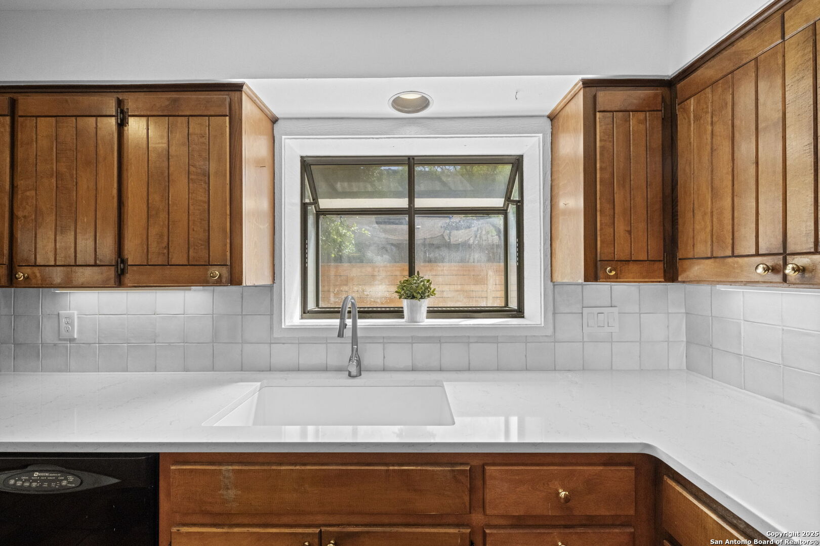 16711 Canyon Ledge