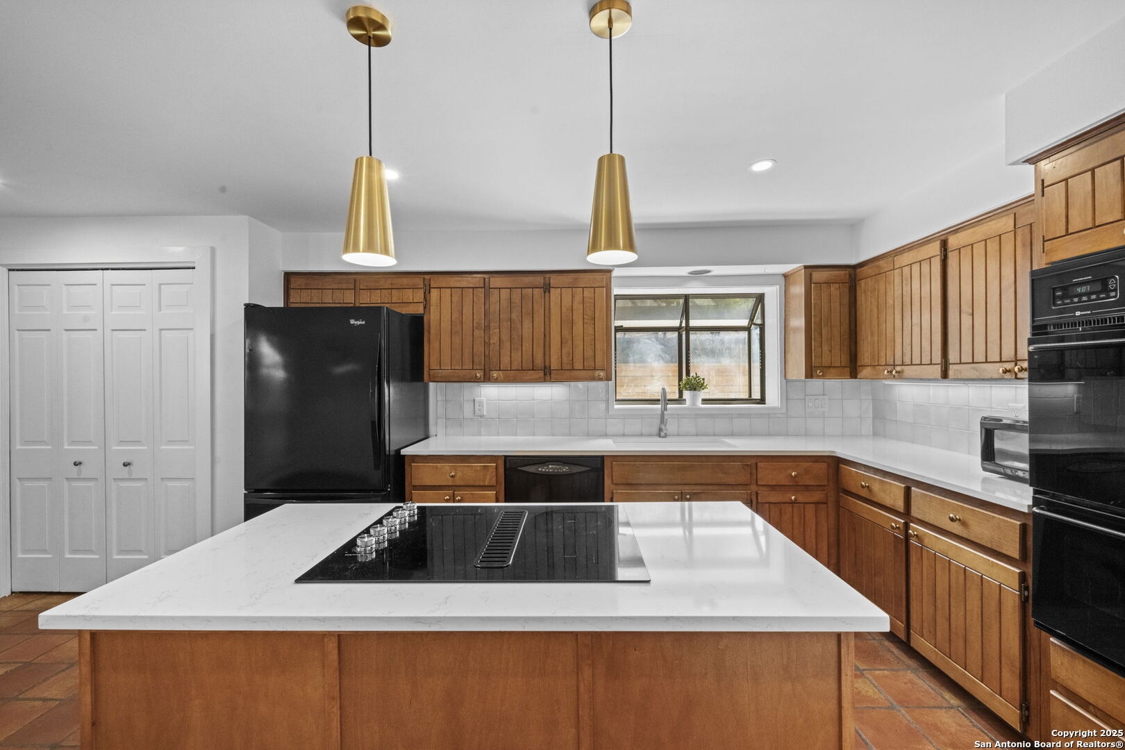 16711 Canyon Ledge