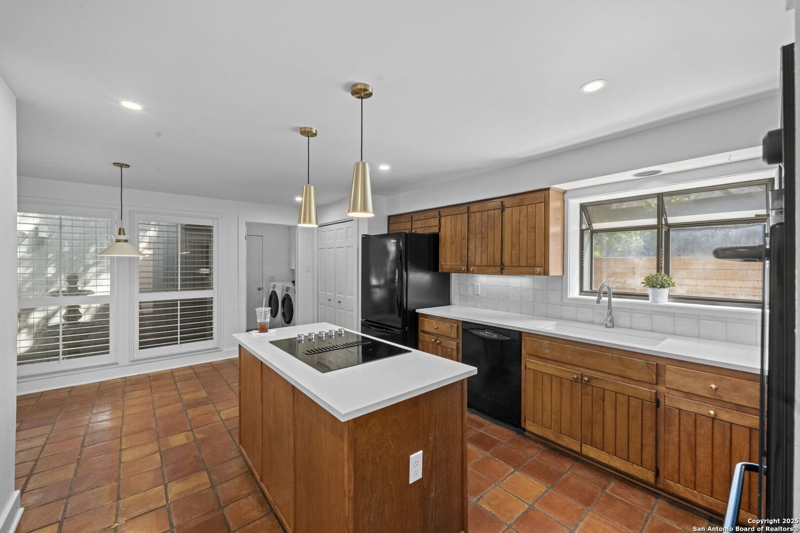 16711 Canyon Ledge