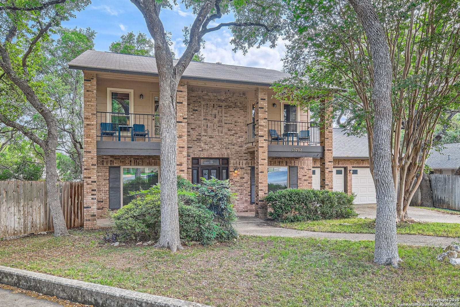13702 Yellow Oak Circle