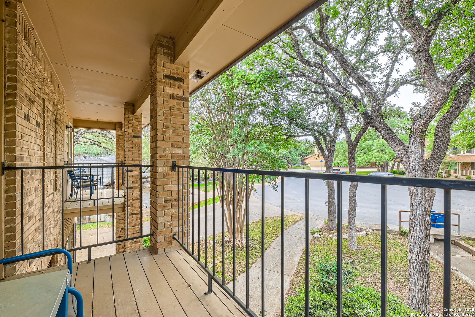 13702 Yellow Oak Circle