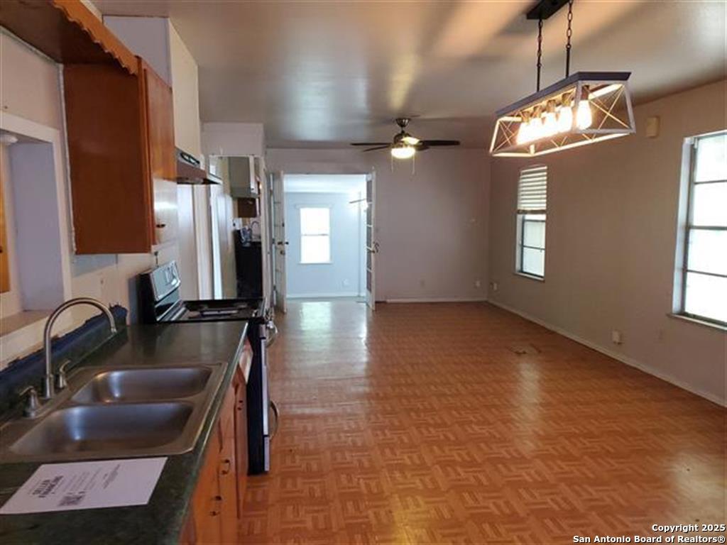 611 Crittendon