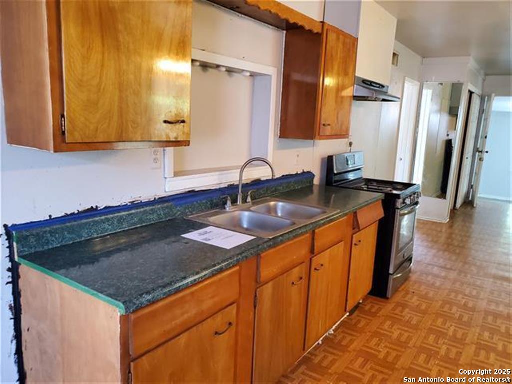 611 Crittendon