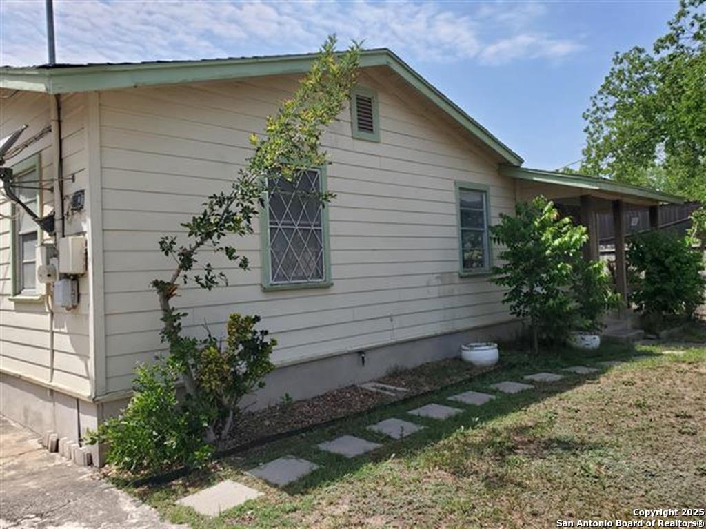 611 Crittendon