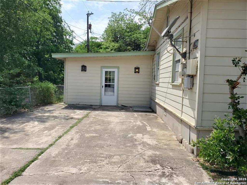 611 Crittendon
