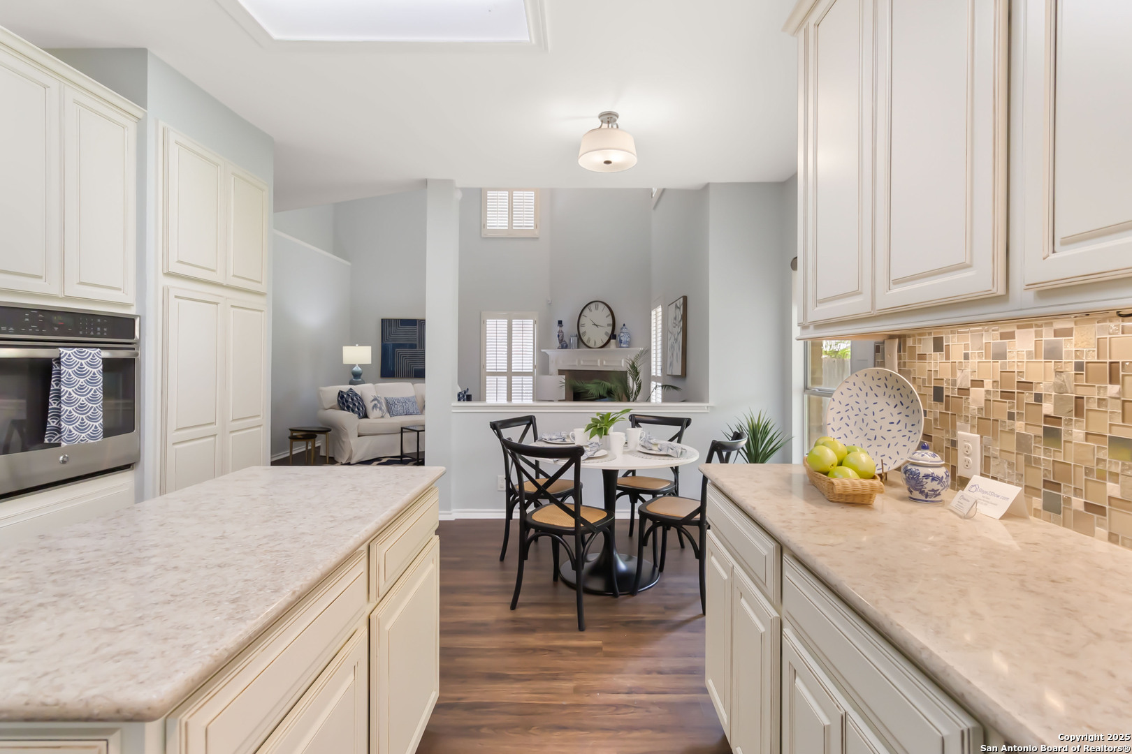 2527 Ashton Village