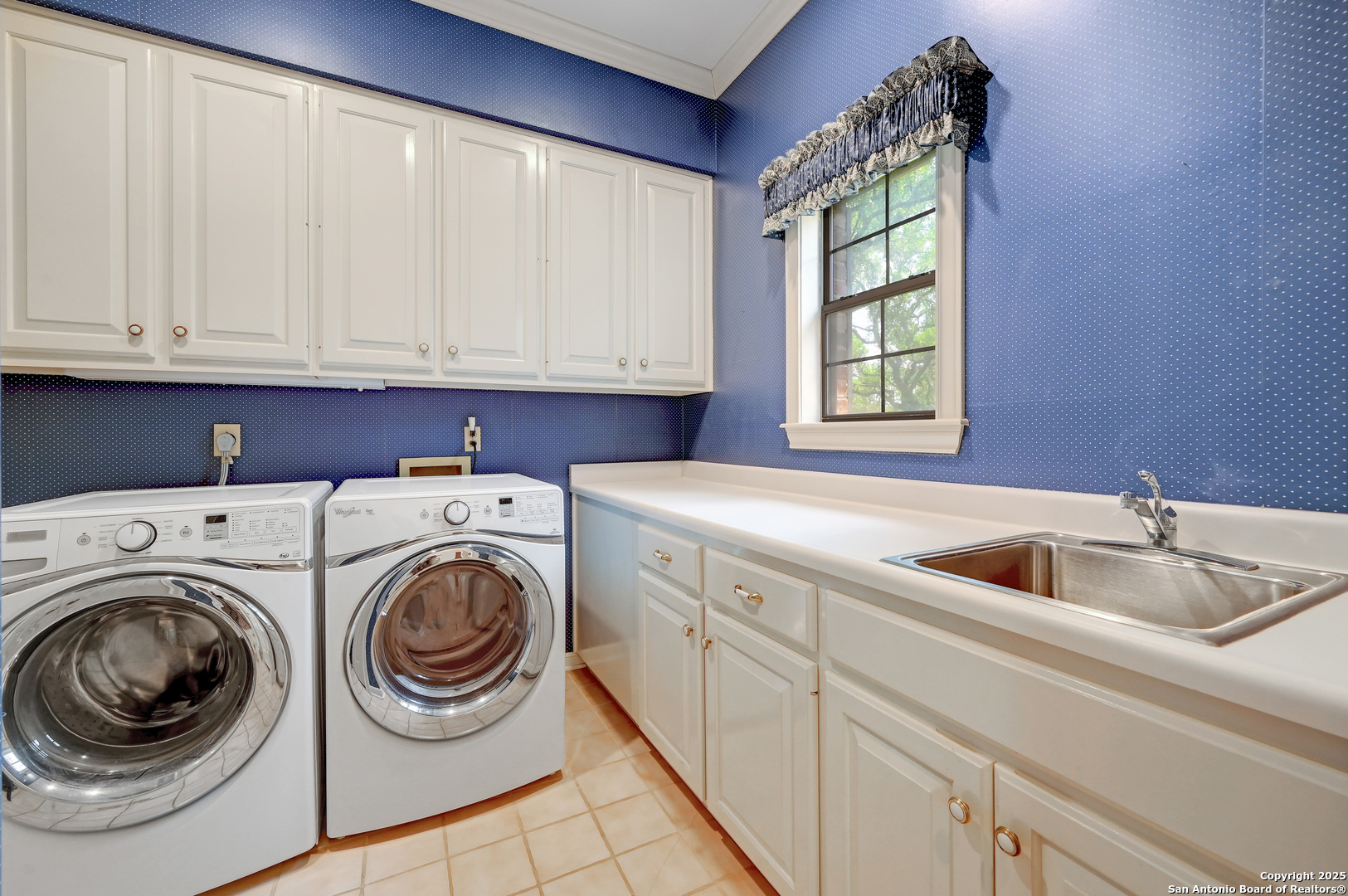 414 Happy Trail