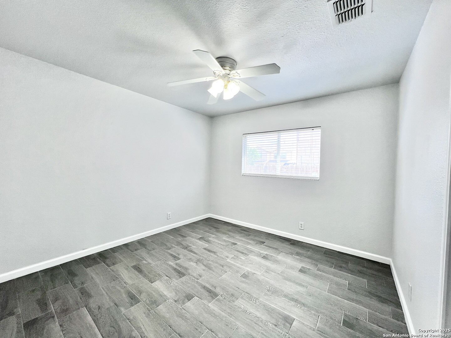 5807 BARTON HOLLOW