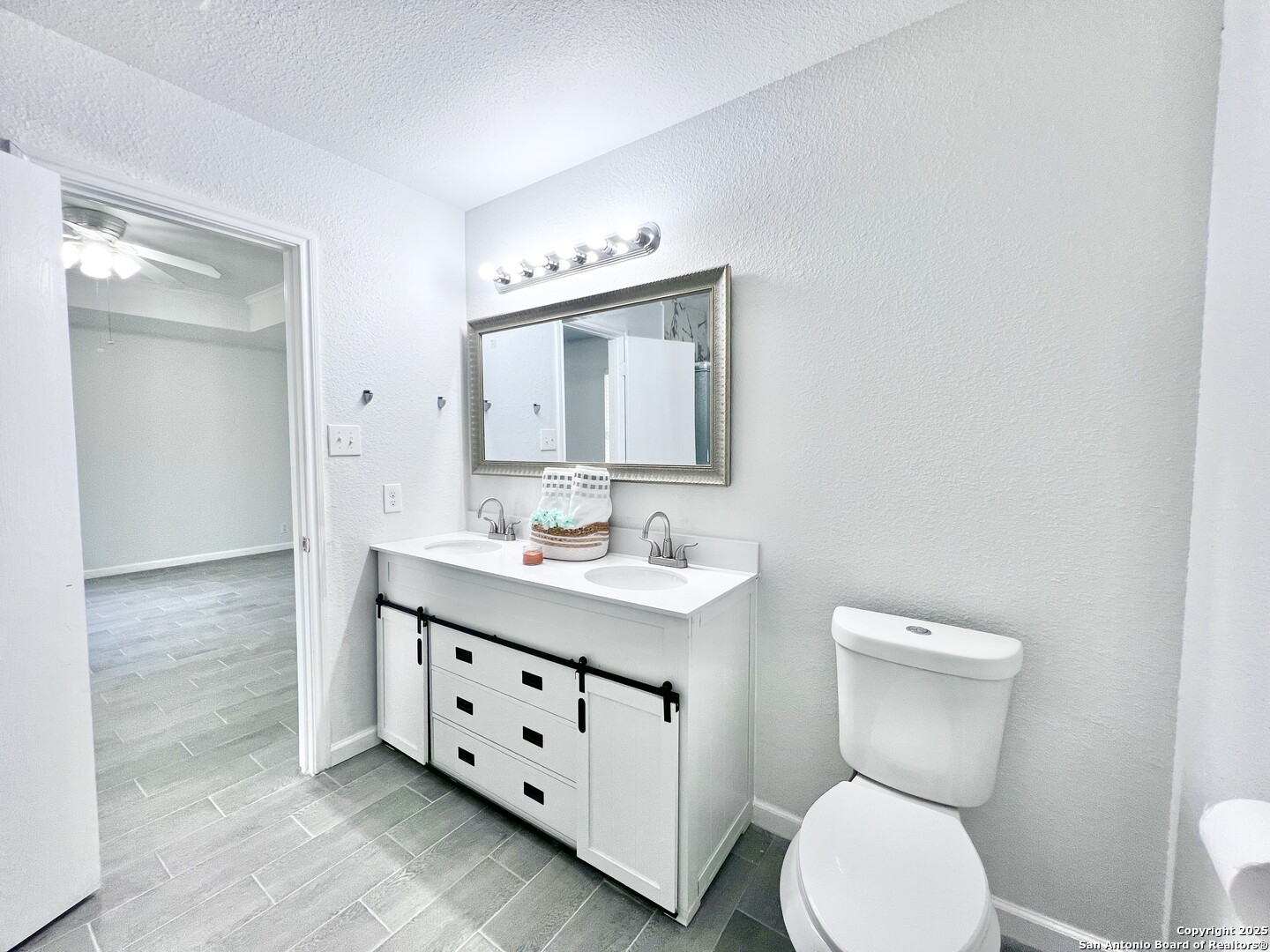 5807 BARTON HOLLOW