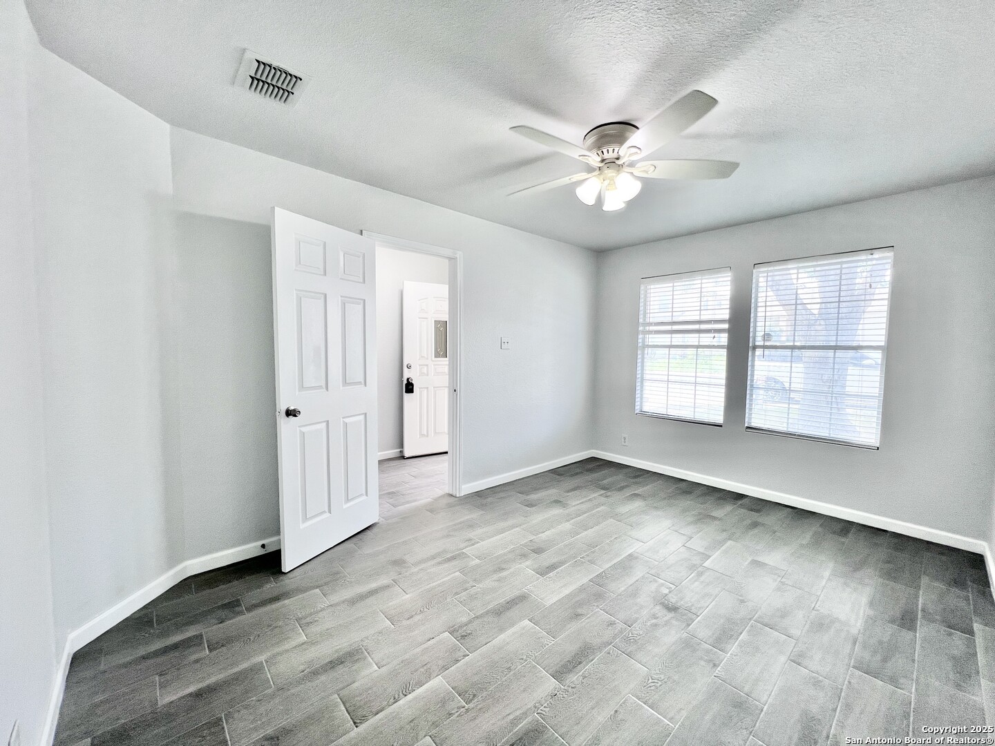 5807 BARTON HOLLOW