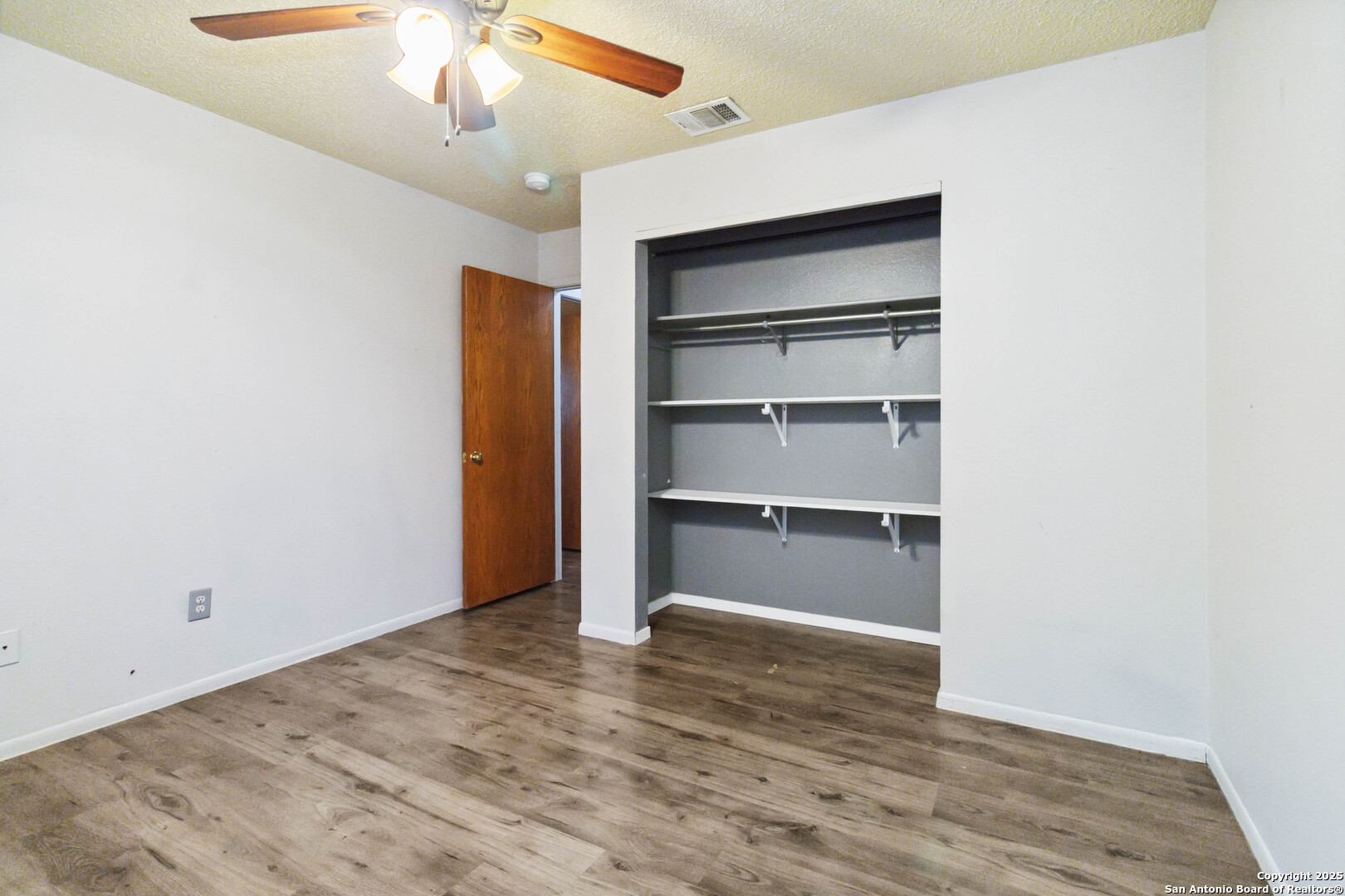 8138 Easy Meadow
