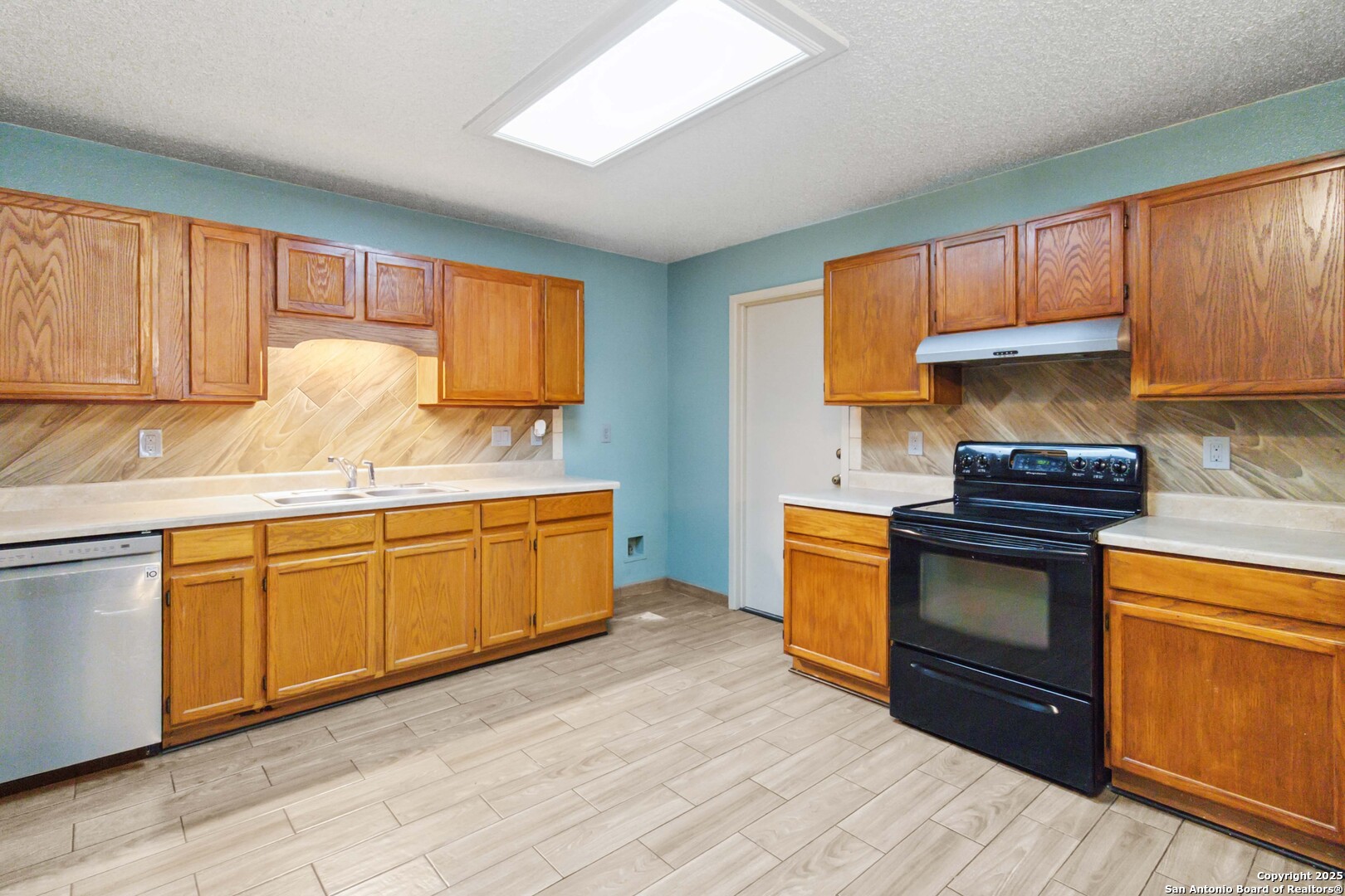 8138 Easy Meadow