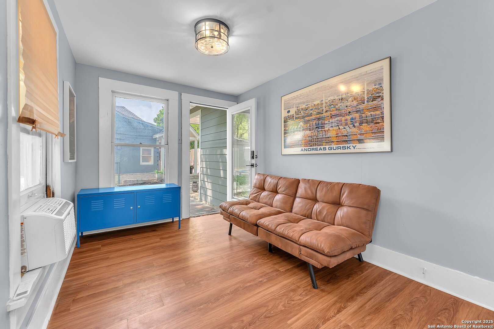 323 Cloverleaf Ave