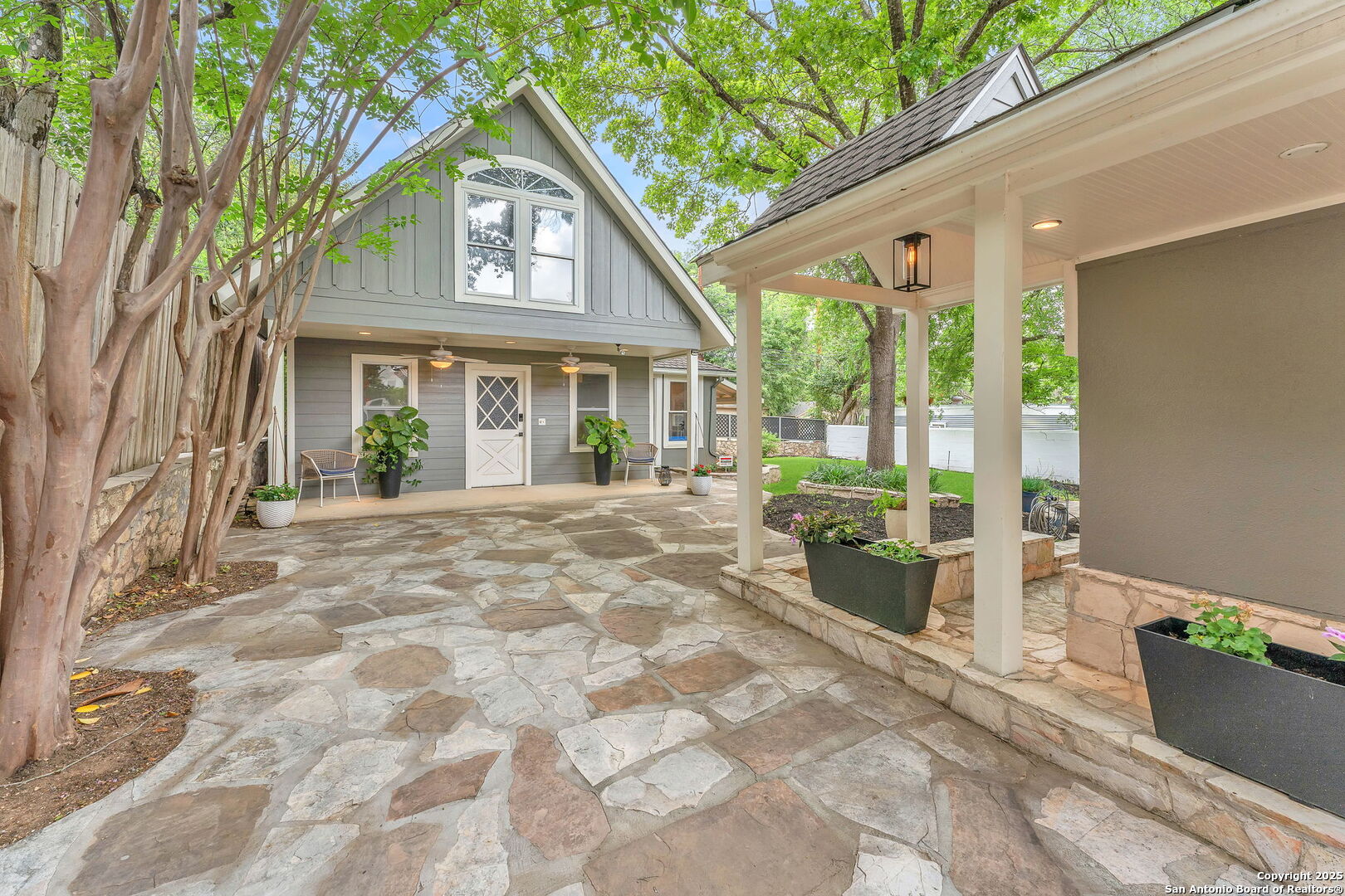 323 Cloverleaf Ave