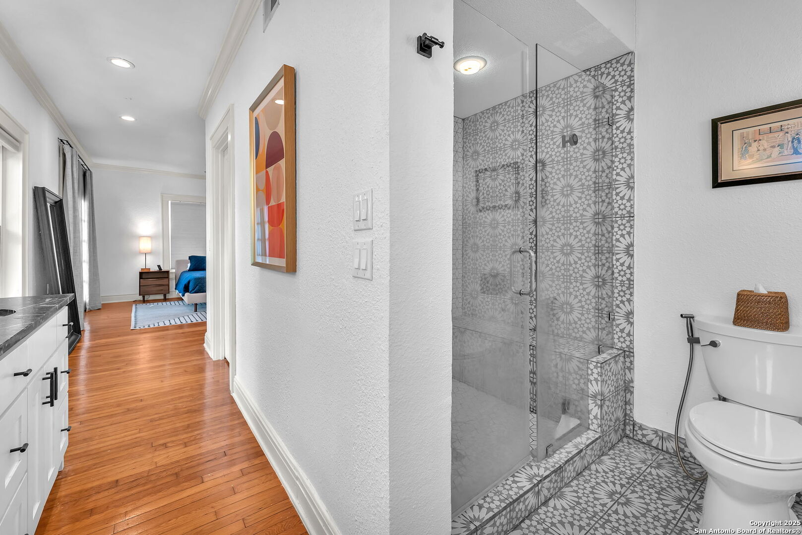 323 Cloverleaf Ave