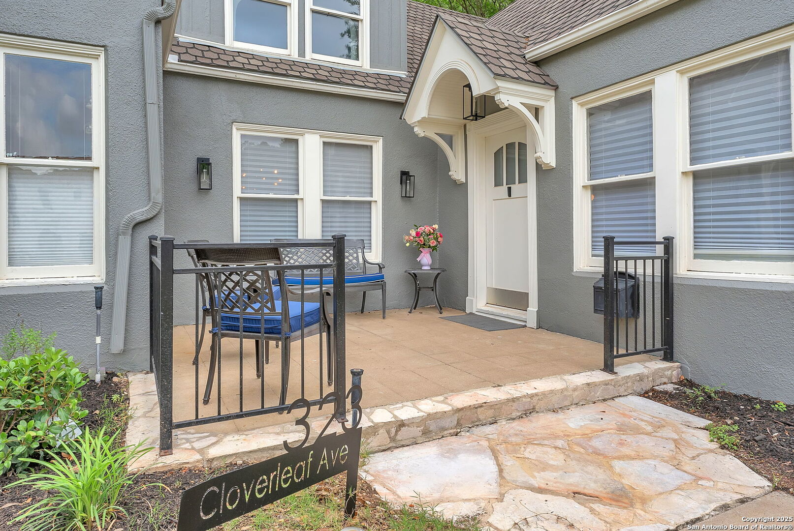 323 Cloverleaf Ave