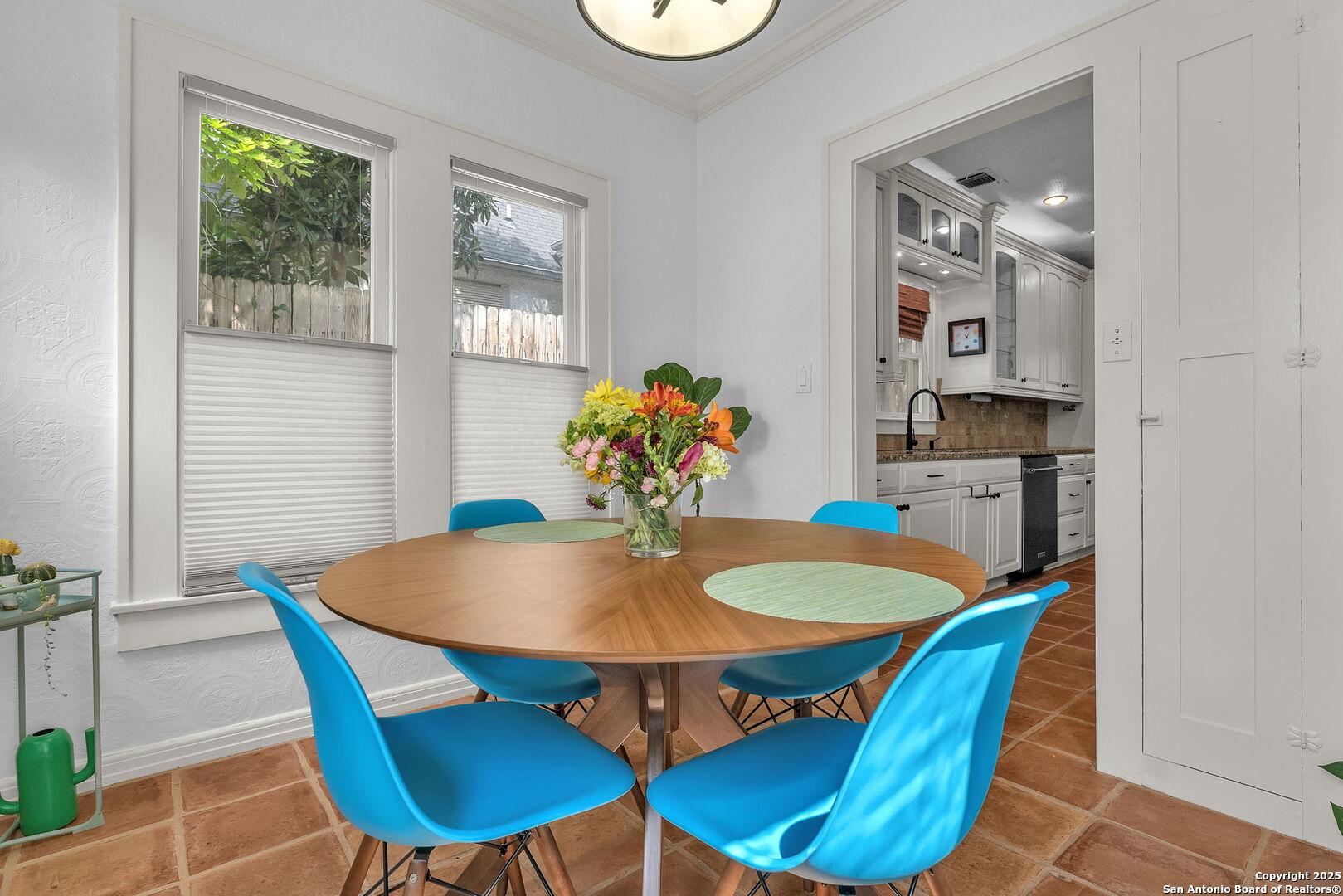 323 Cloverleaf Ave