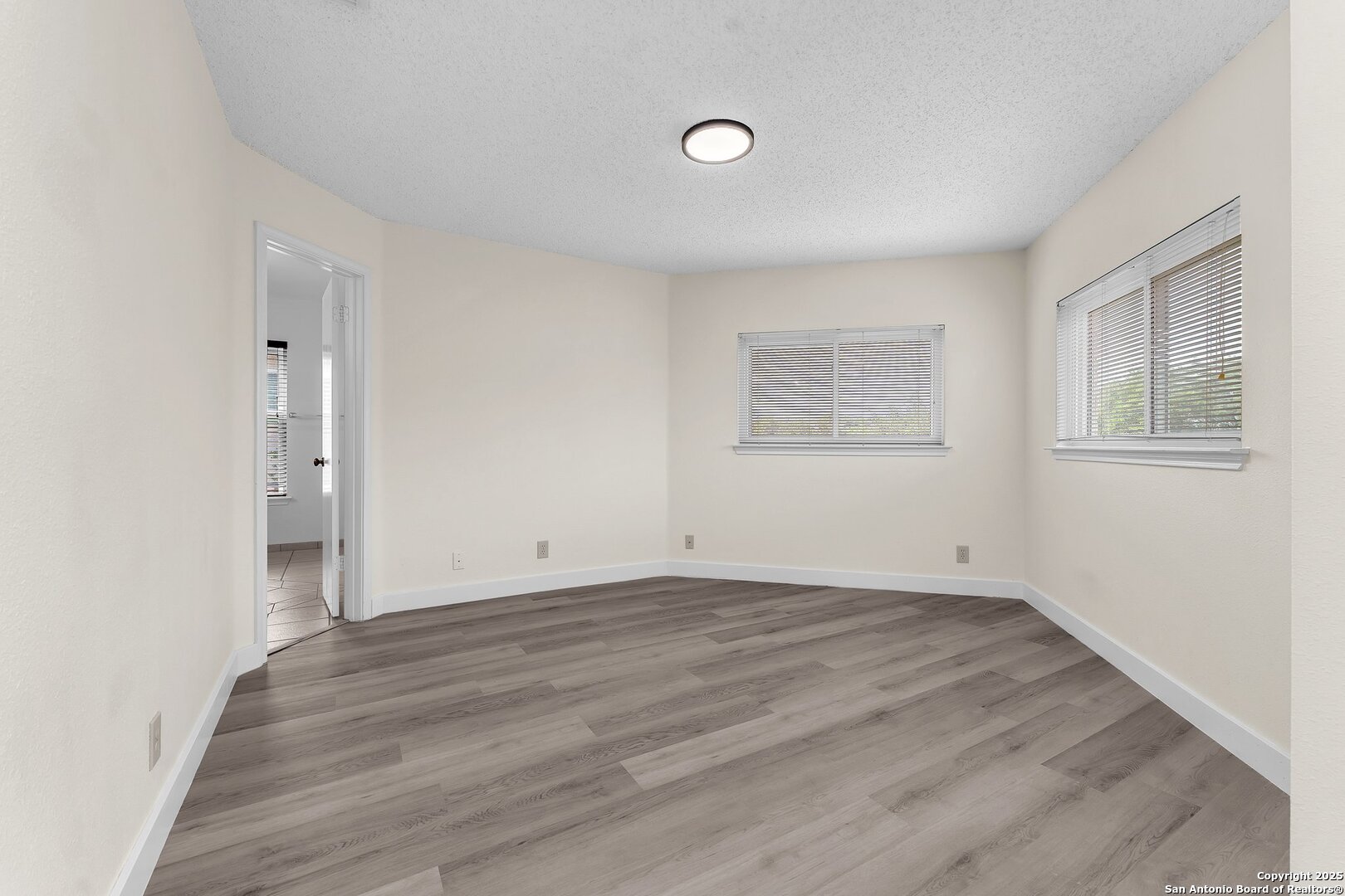 18606 Paloma Wood