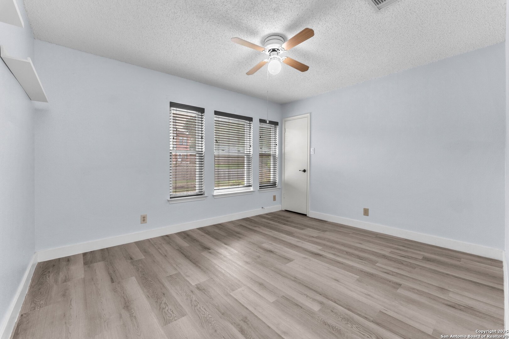 18606 Paloma Wood