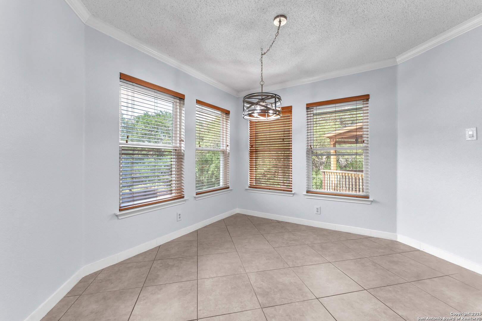18606 Paloma Wood