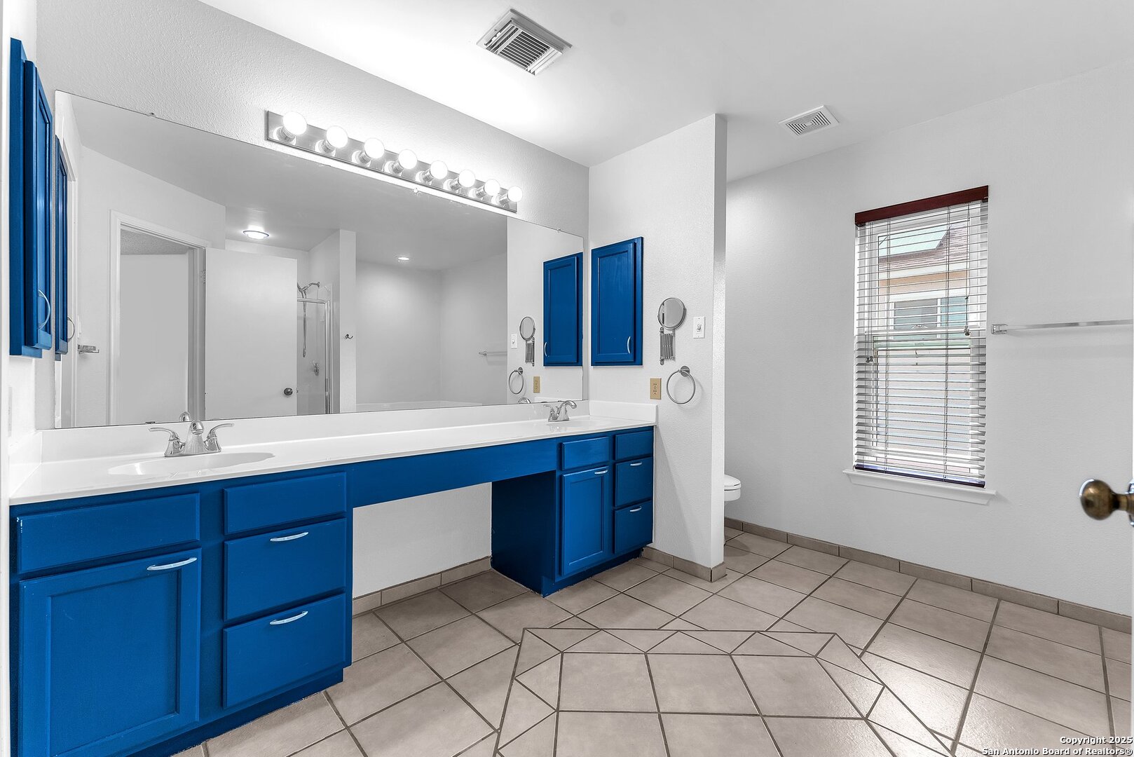 18606 Paloma Wood