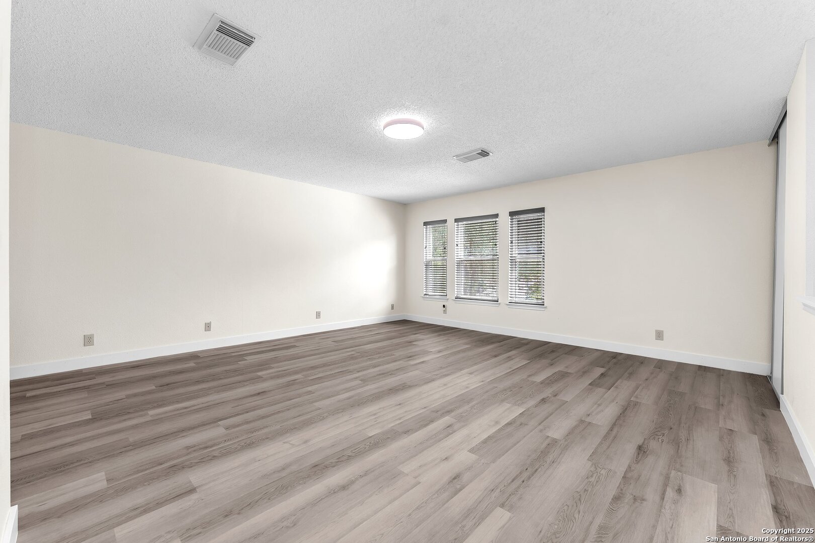 18606 Paloma Wood