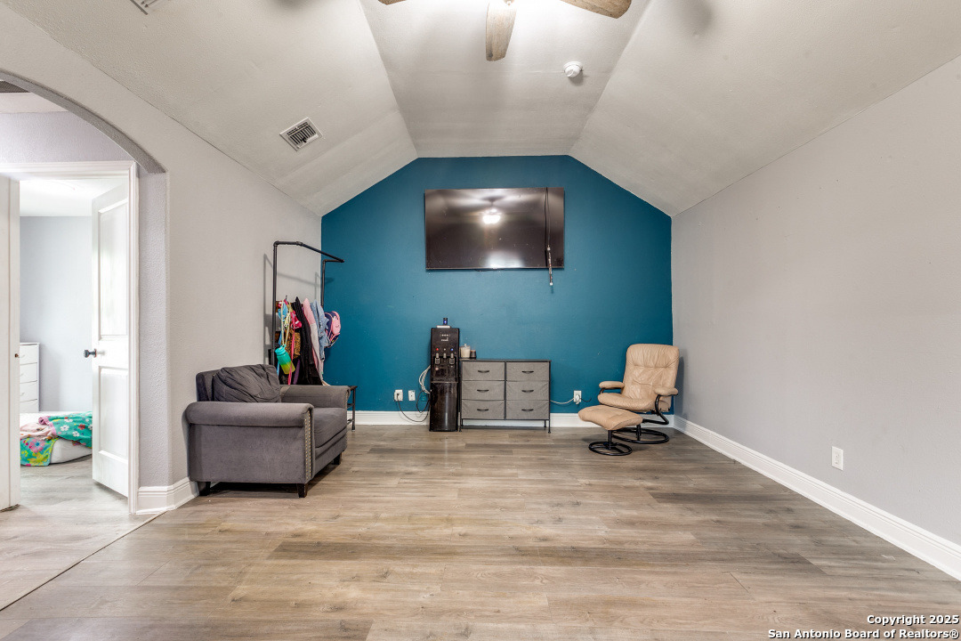 113 Chico Alley
