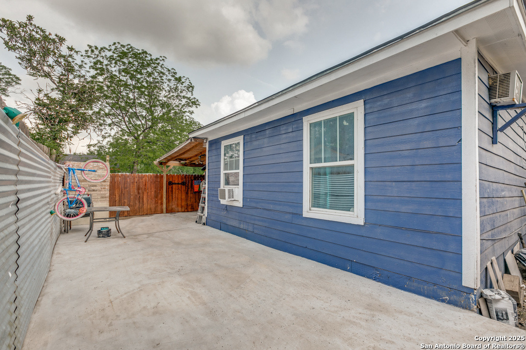 113 Chico Alley