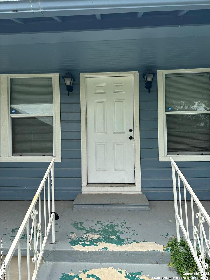 2543 W Mulberry