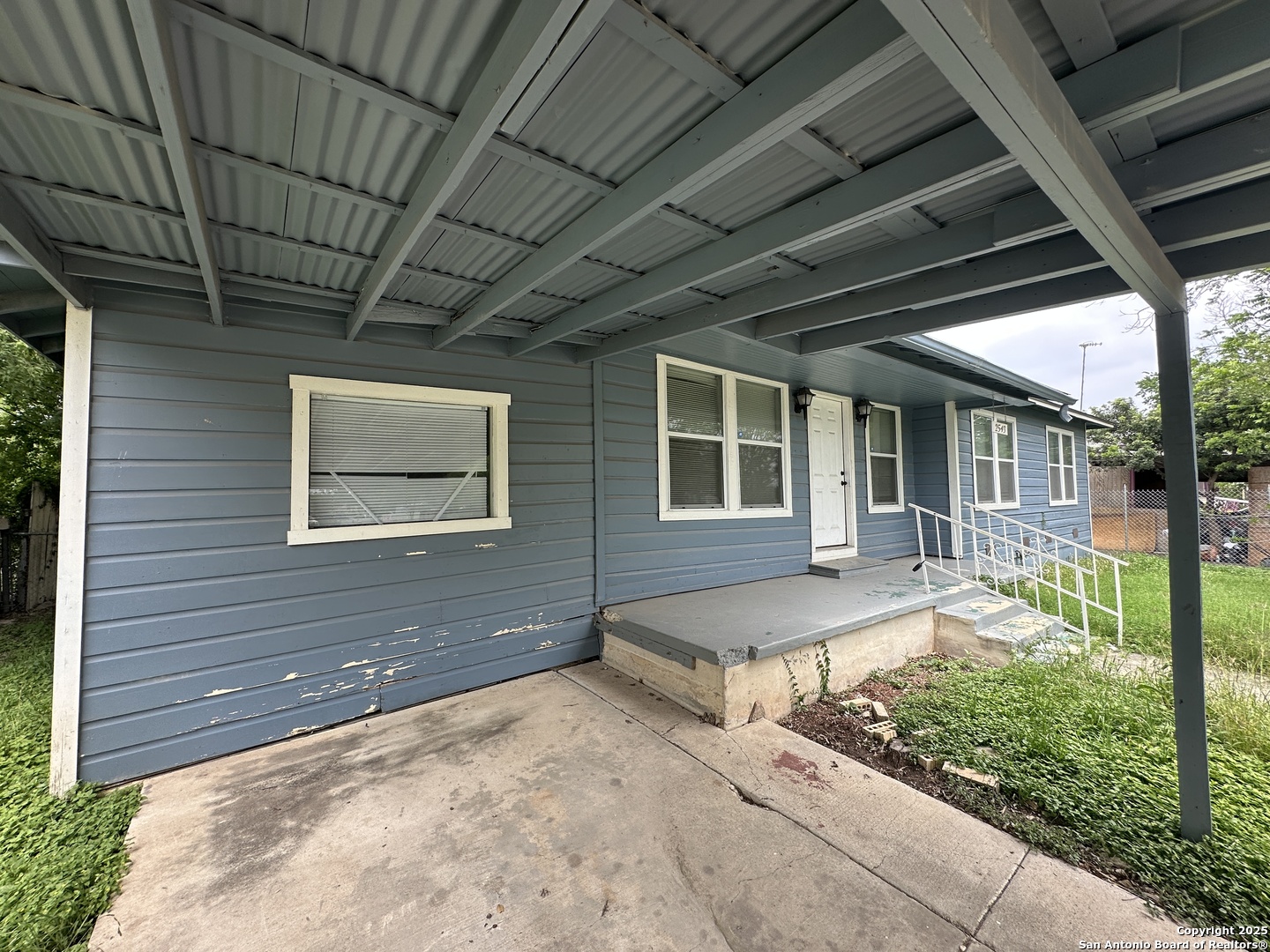 2543 W Mulberry