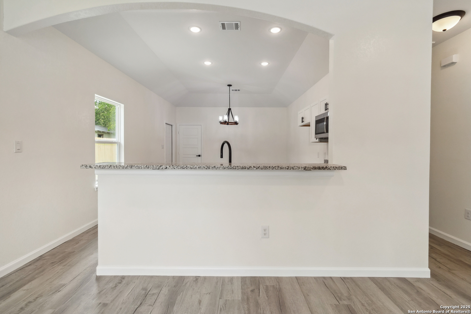 567 N San Horacio