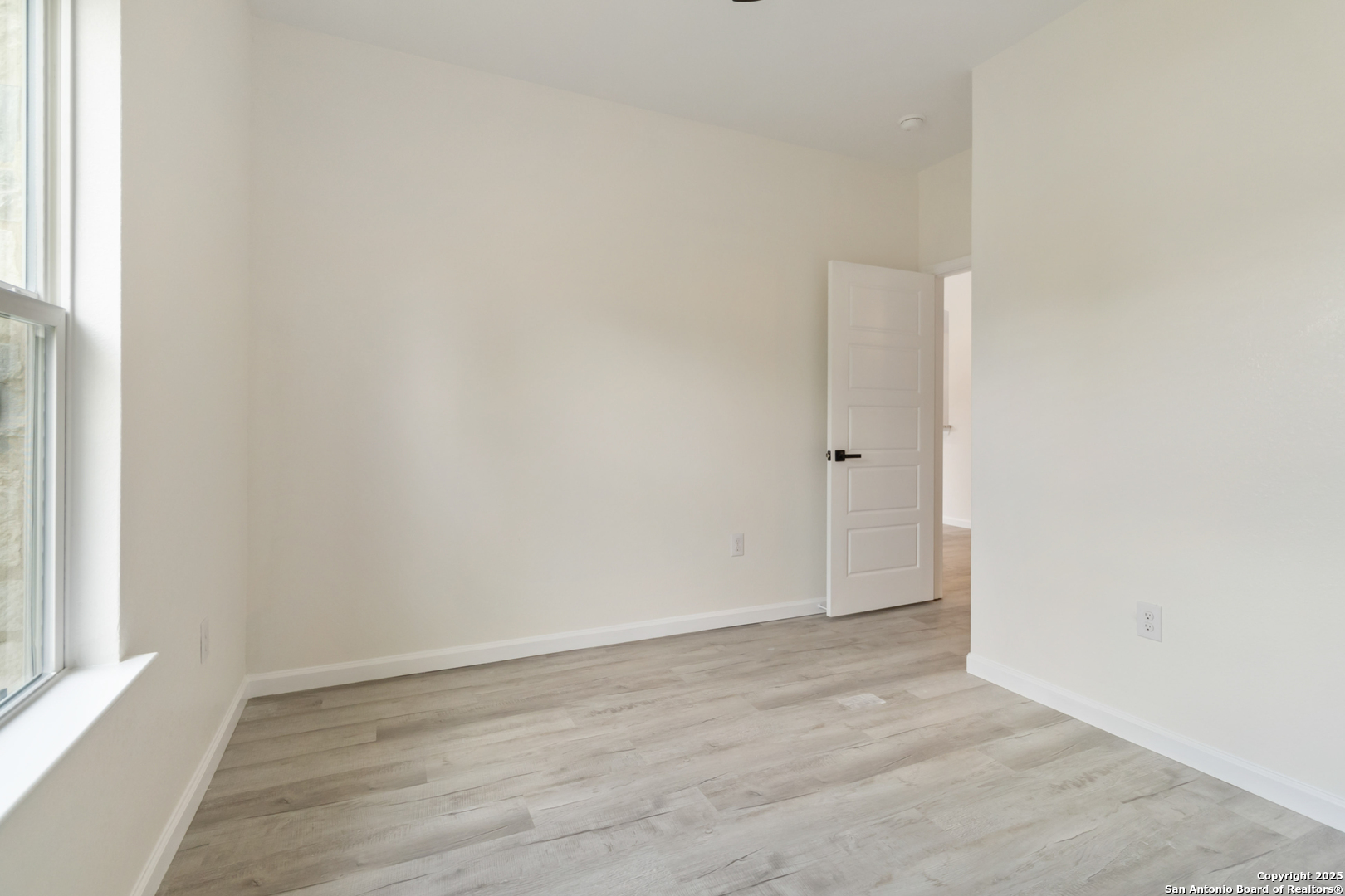 567 N San Horacio