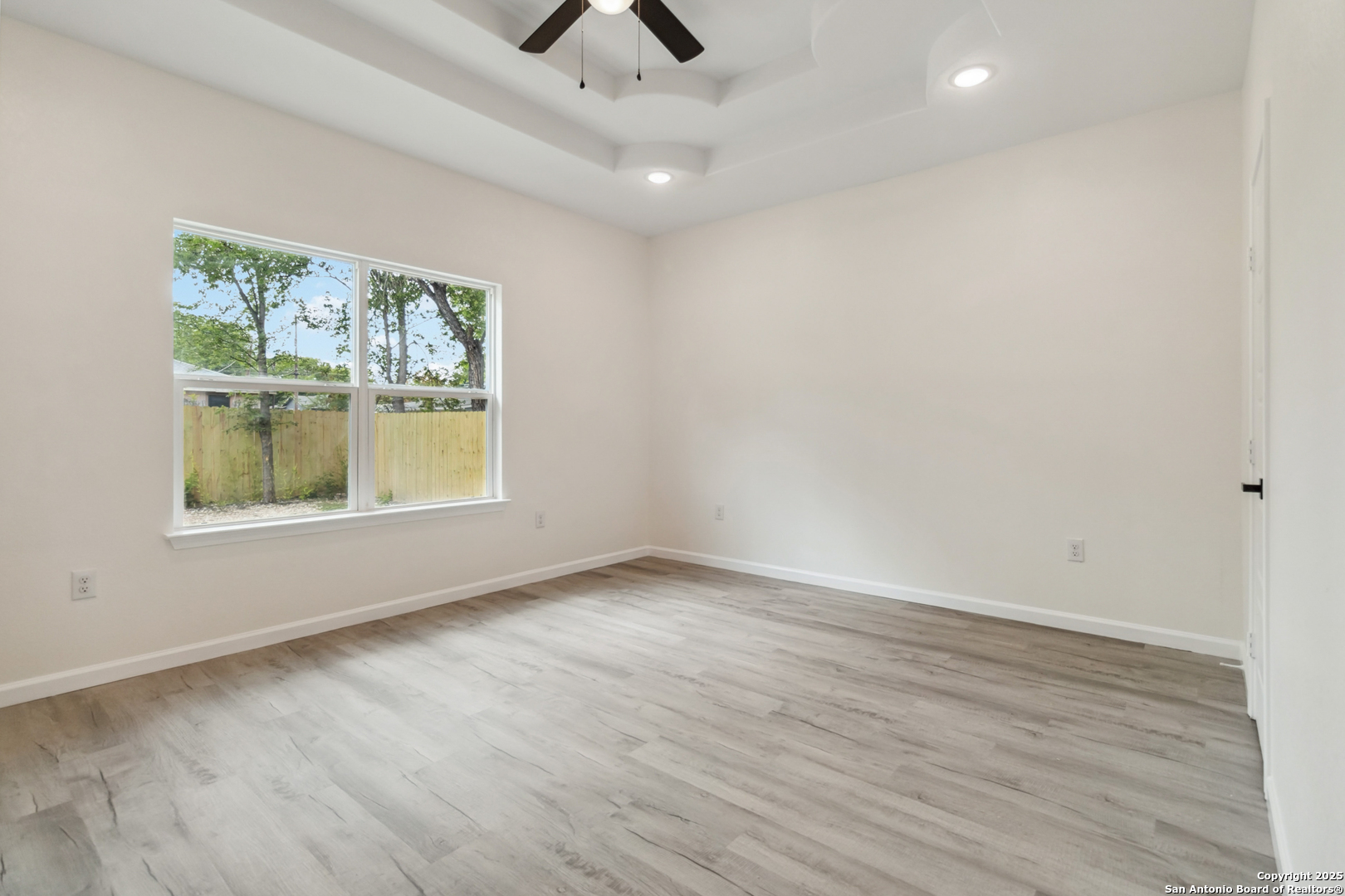 567 N San Horacio