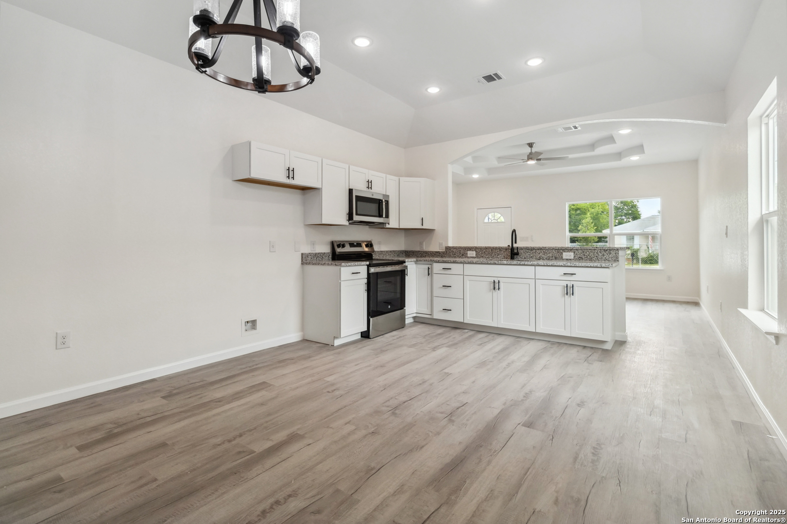 567 N San Horacio