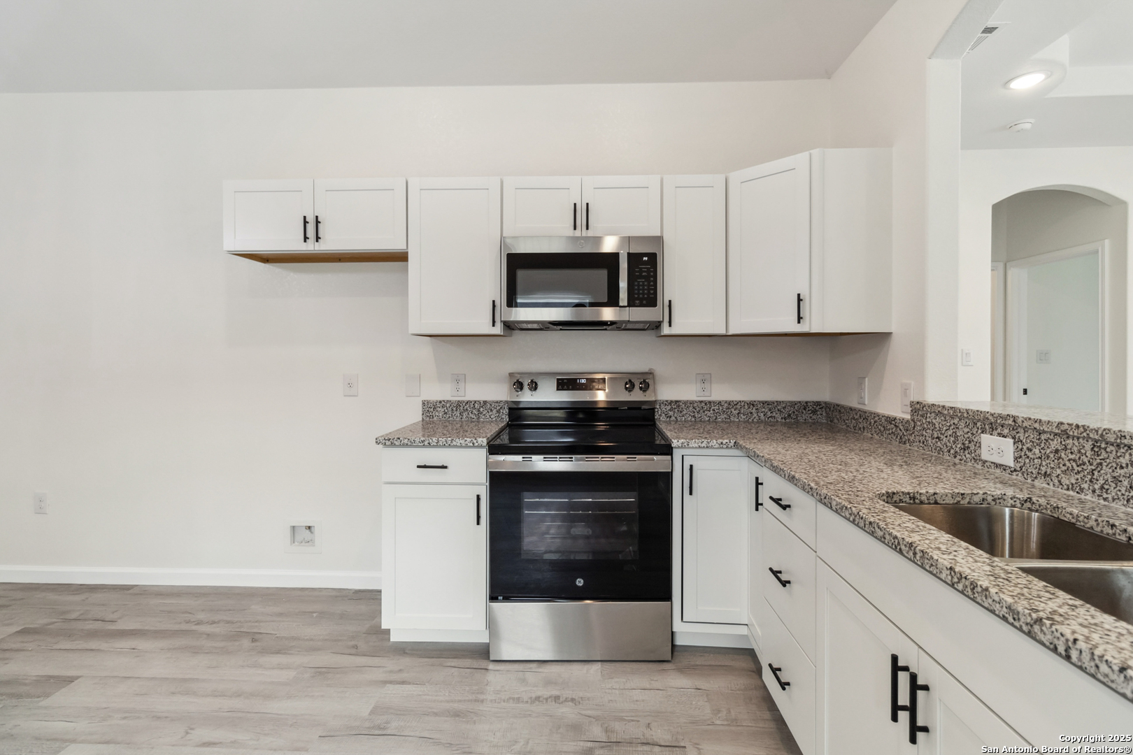 567 N San Horacio