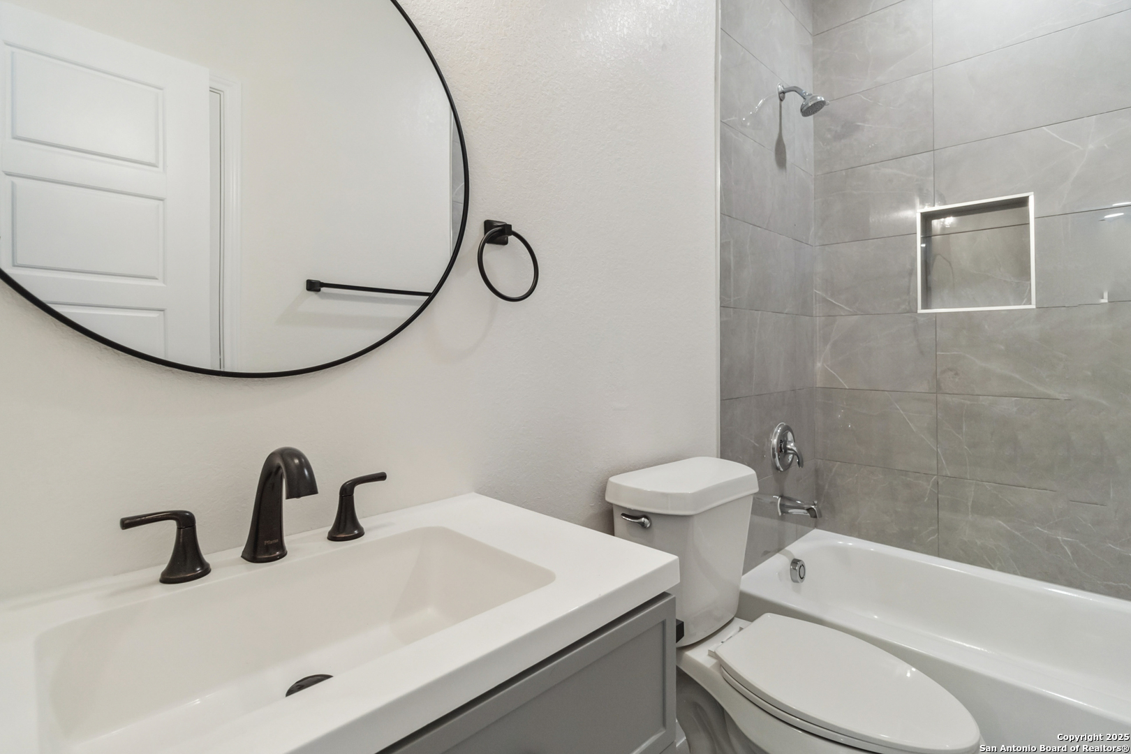 567 N San Horacio