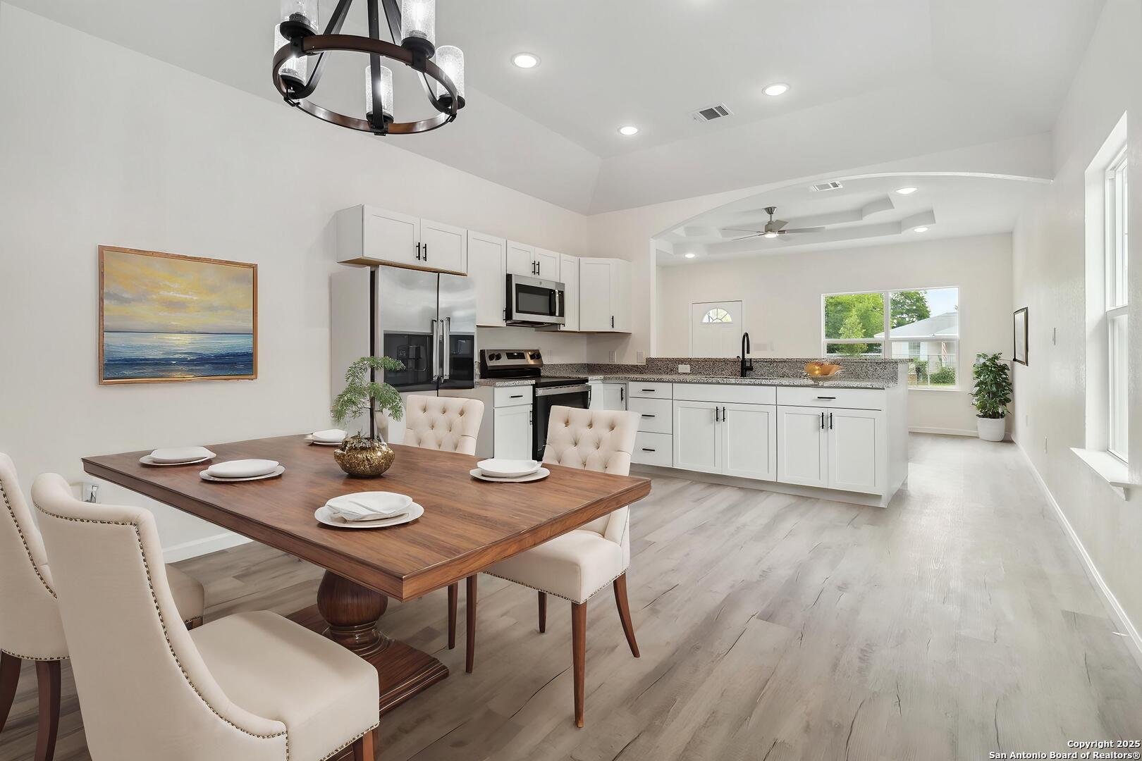 567 N San Horacio