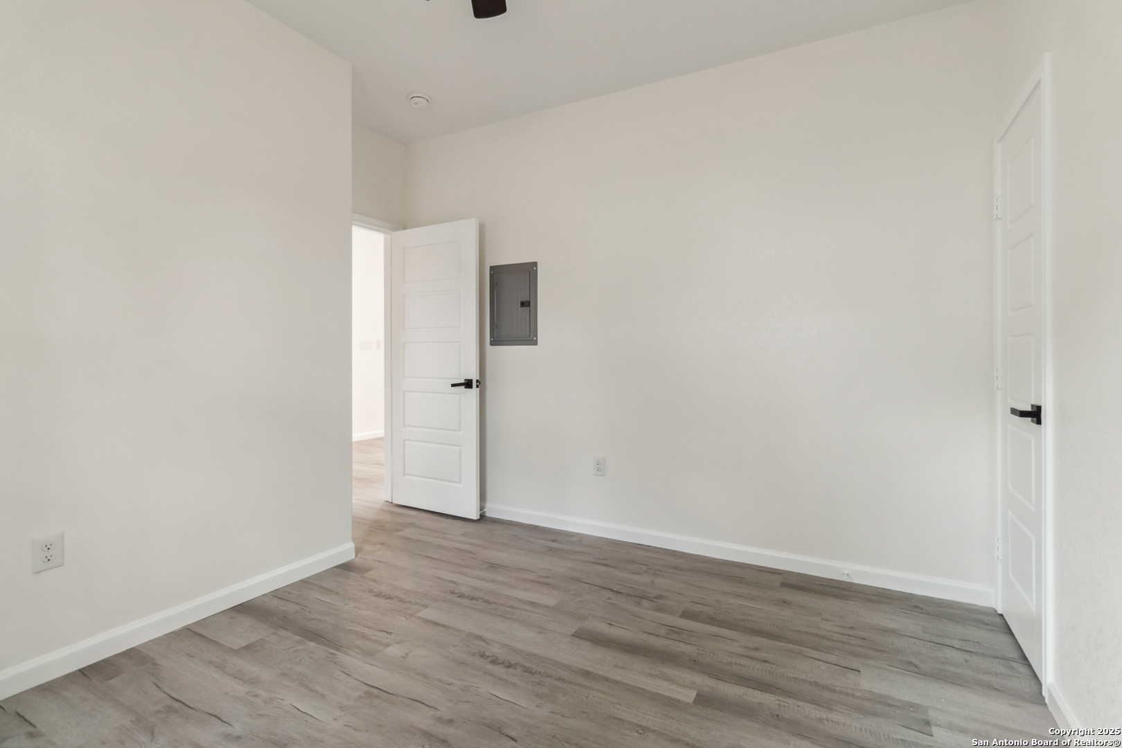 567 N San Horacio