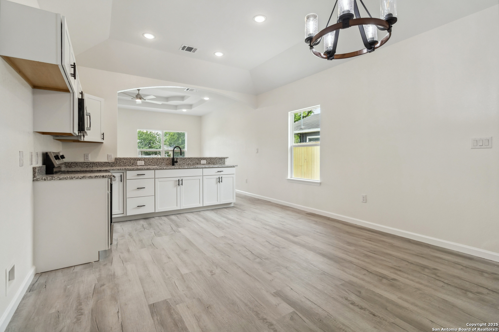567 N San Horacio