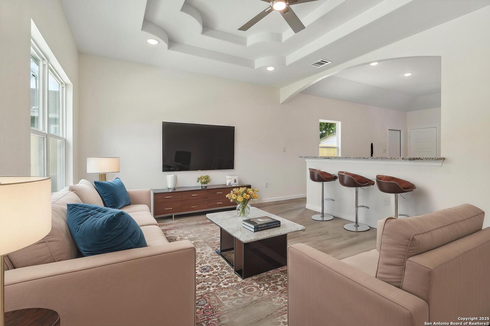 567 N San Horacio