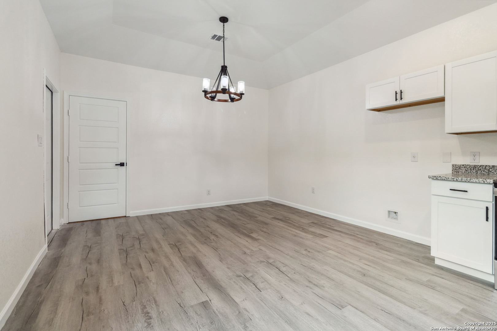 567 N San Horacio