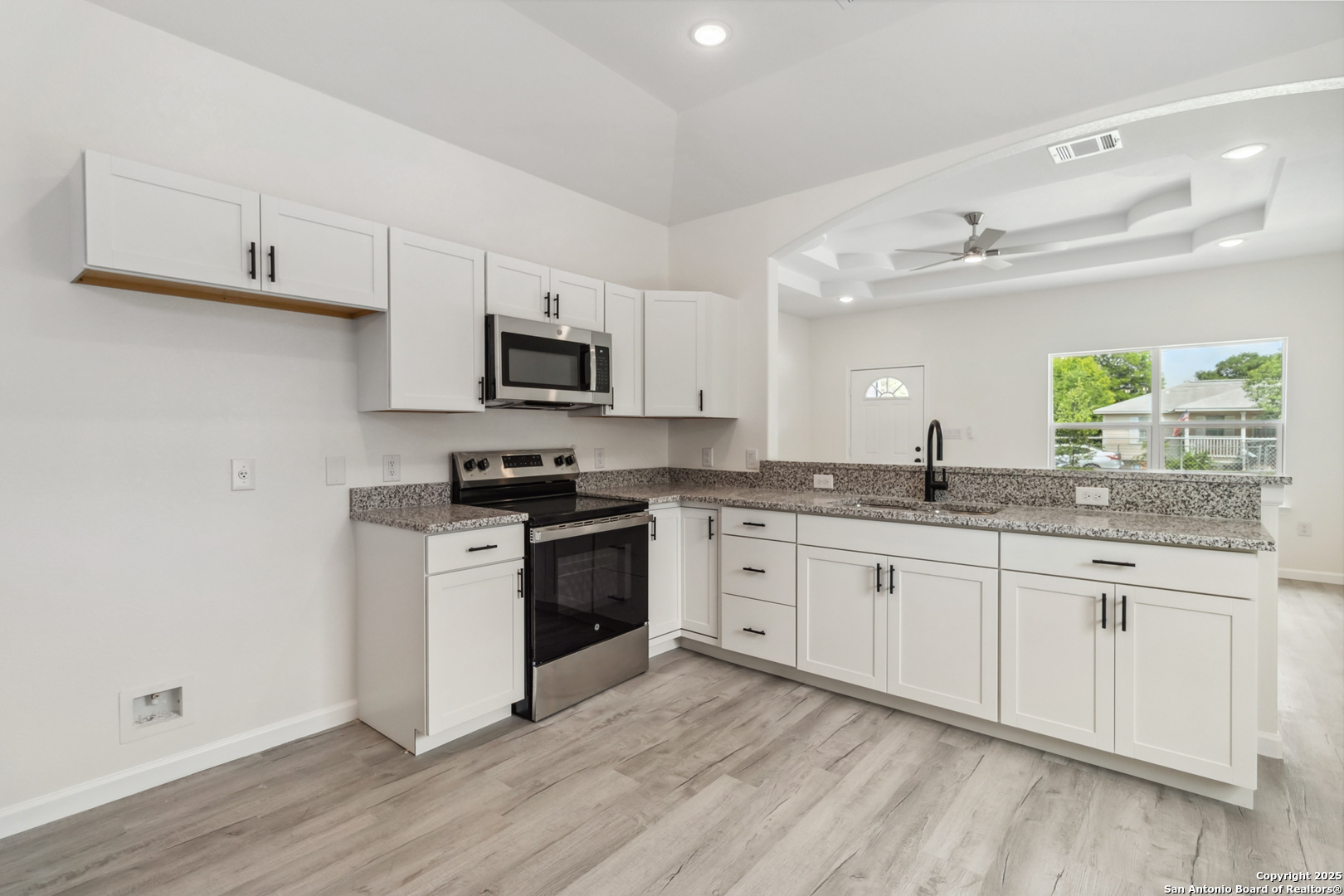 567 N San Horacio