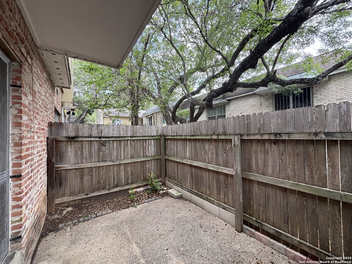 6718 Callaghan Unit: APT 404