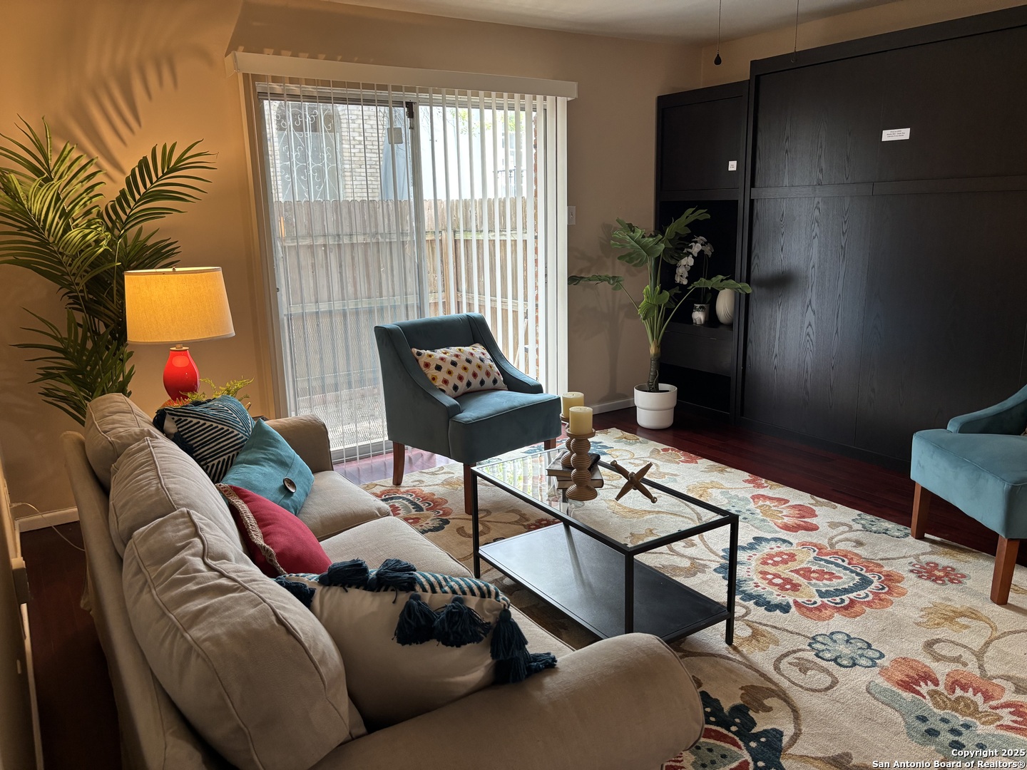 6718 Callaghan Unit: APT 404