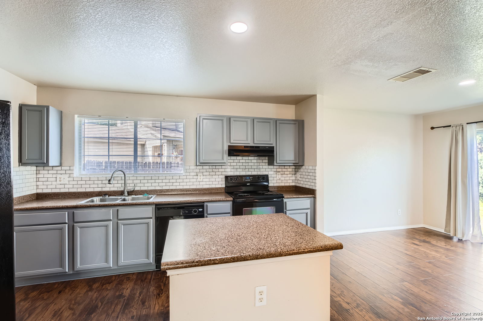 2811 Butterfly Peak