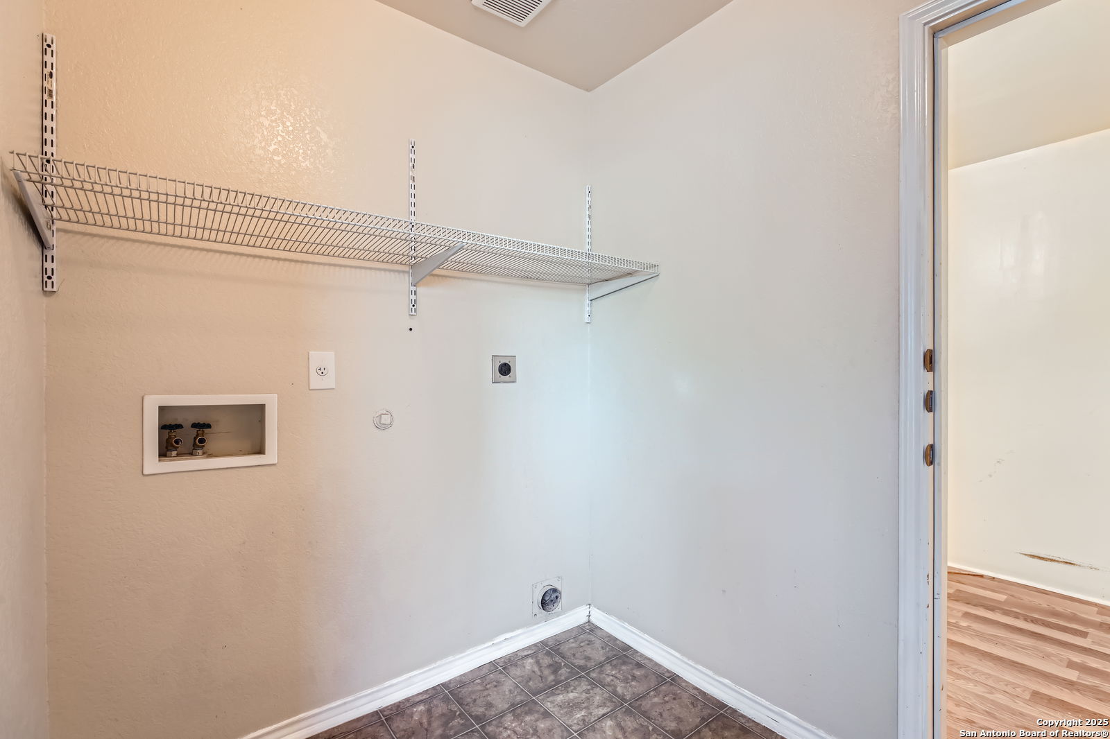 2811 Butterfly Peak